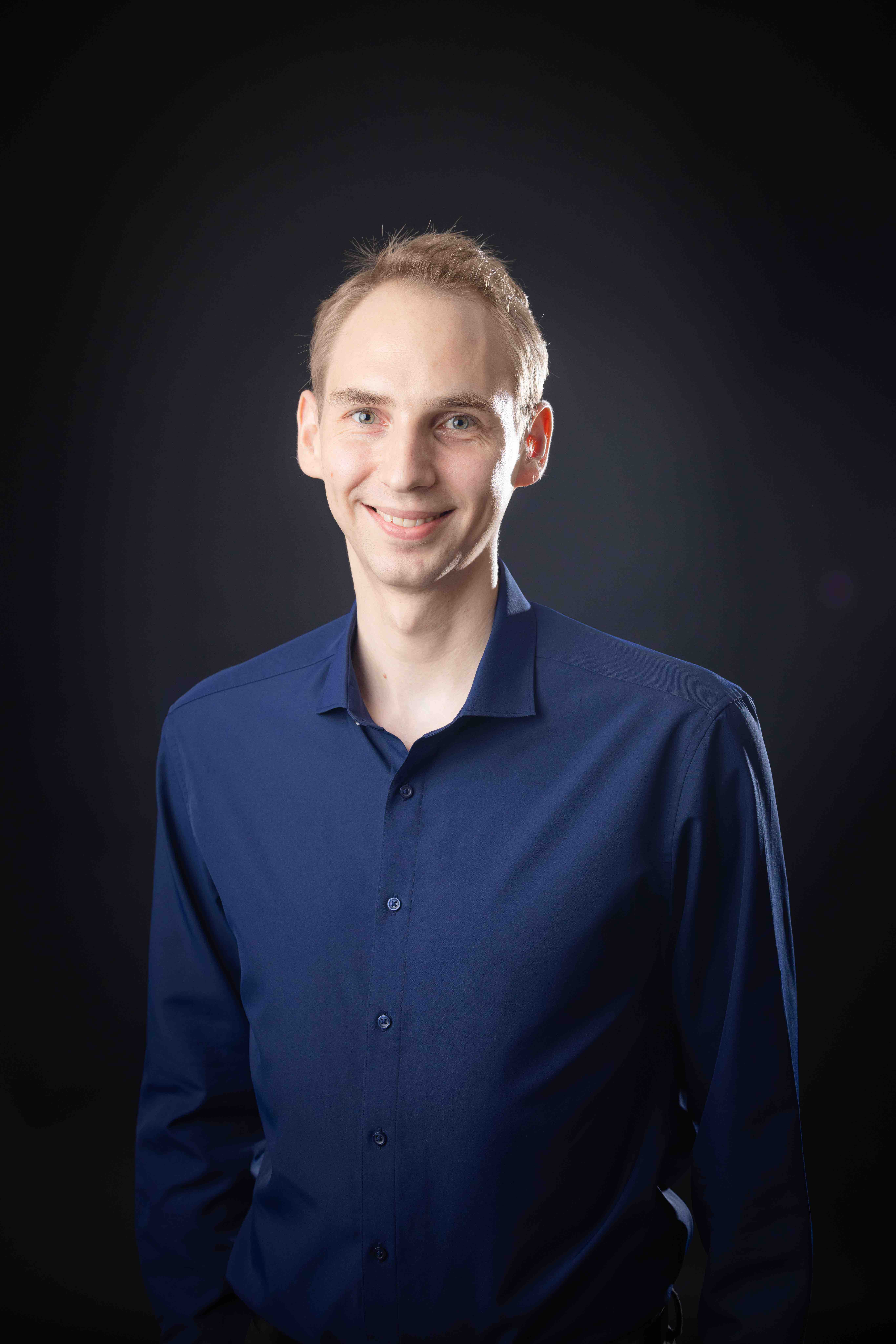 Lars Thomsen,<br>PhD Astrophysics